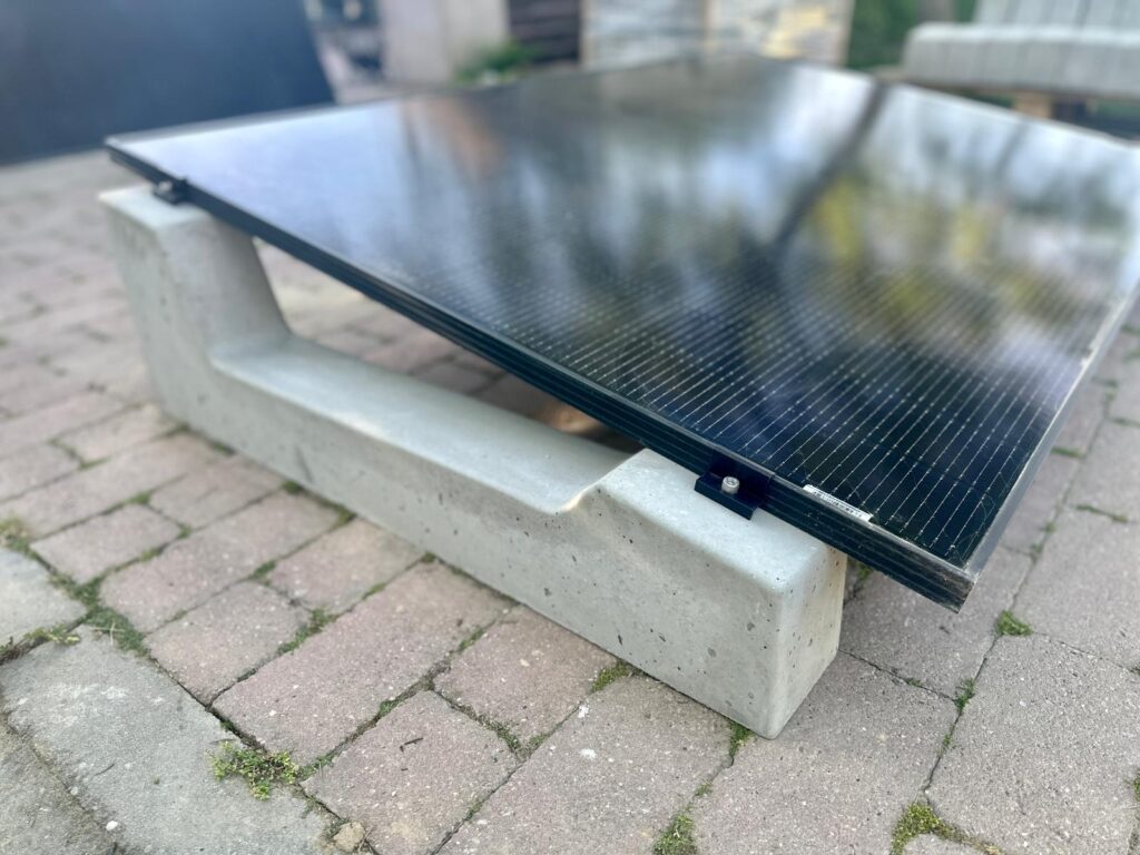 Concrete PV mounting system for flat roof solar panel installation